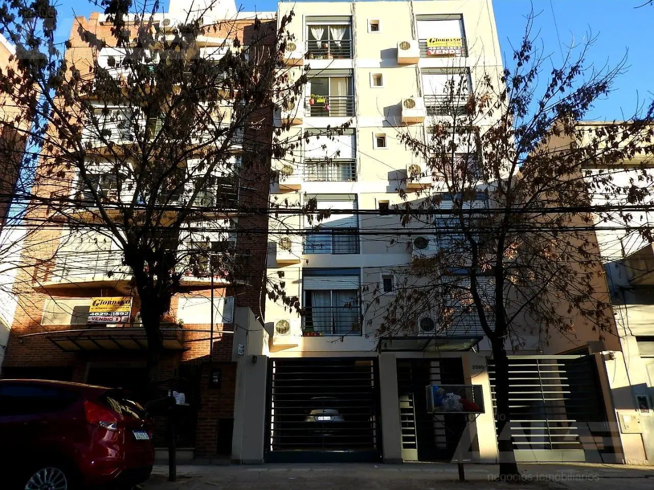 Monoambiente para vivienda o uso profesional Castelar!! 5