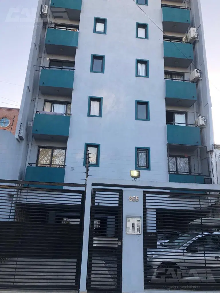 Excelente departamento monoambiente dividido con cochera 2