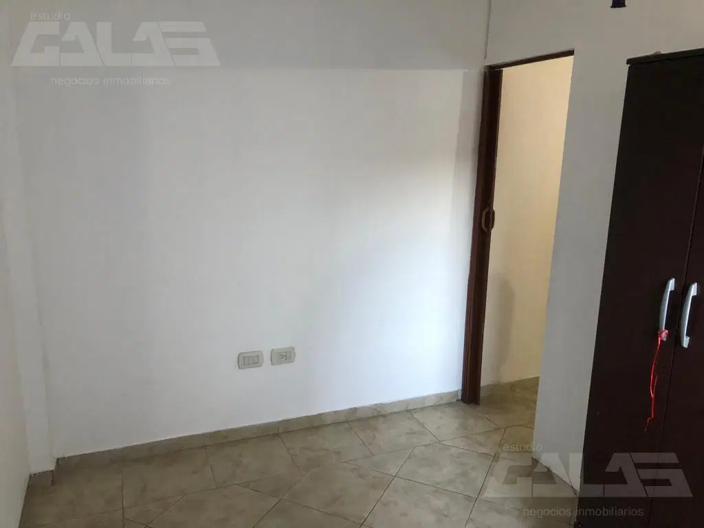 Excelente departamento monoambiente dividido con cochera 4