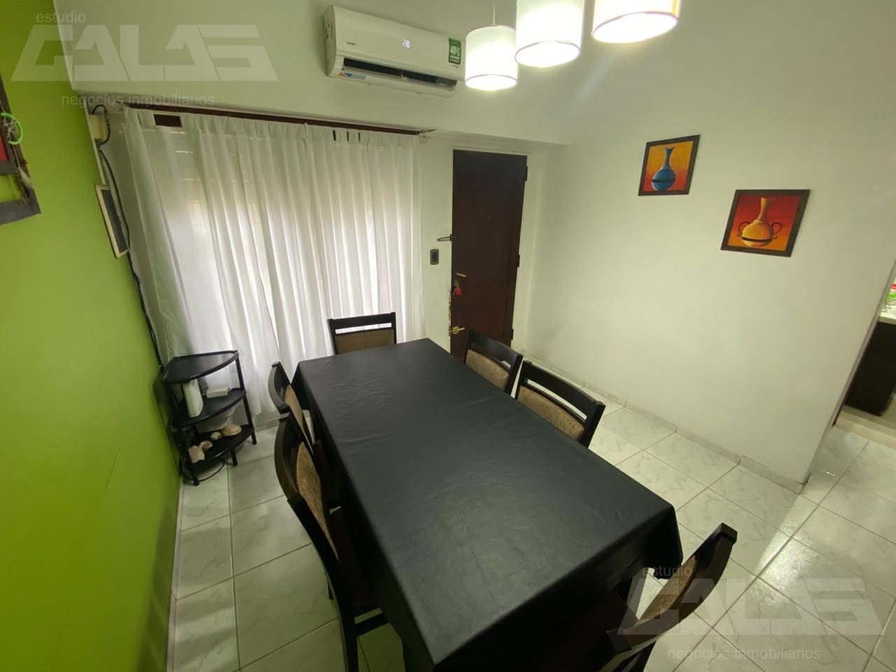Foto de Casa 5 ambientes, piscina, quincho con parrilla y oficina en Castelar Sur, imagen 1