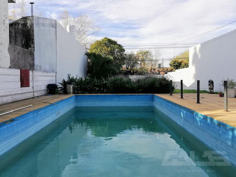 Foto de Casa 3 ambientes con enorme parque, pileta, patio interno y parrilla en Ituzaingó Norte, imagen 5