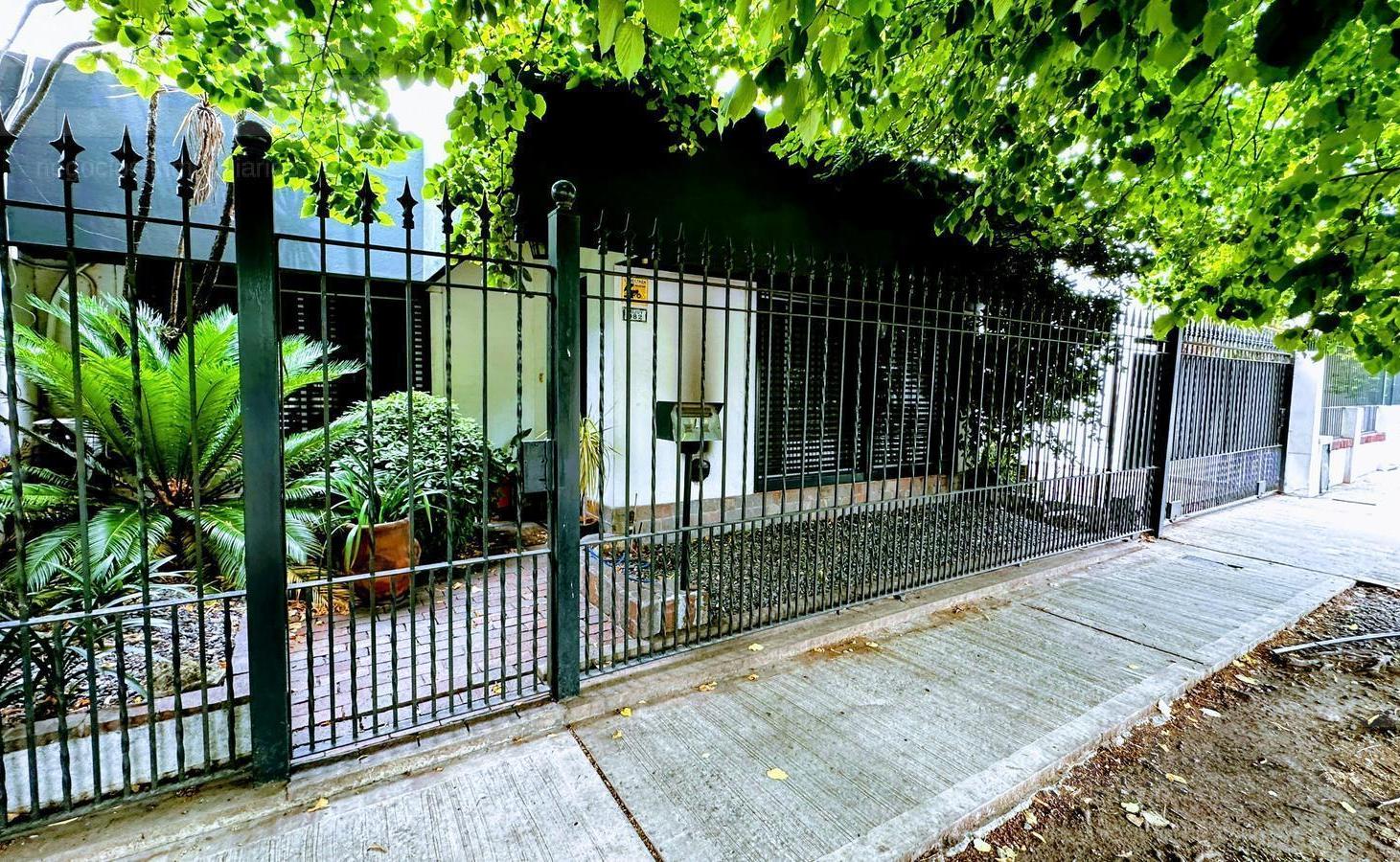 Foto de Oportunidad única en Morón: casa sólida 4 AMB con galería y cocheras, imagen 5