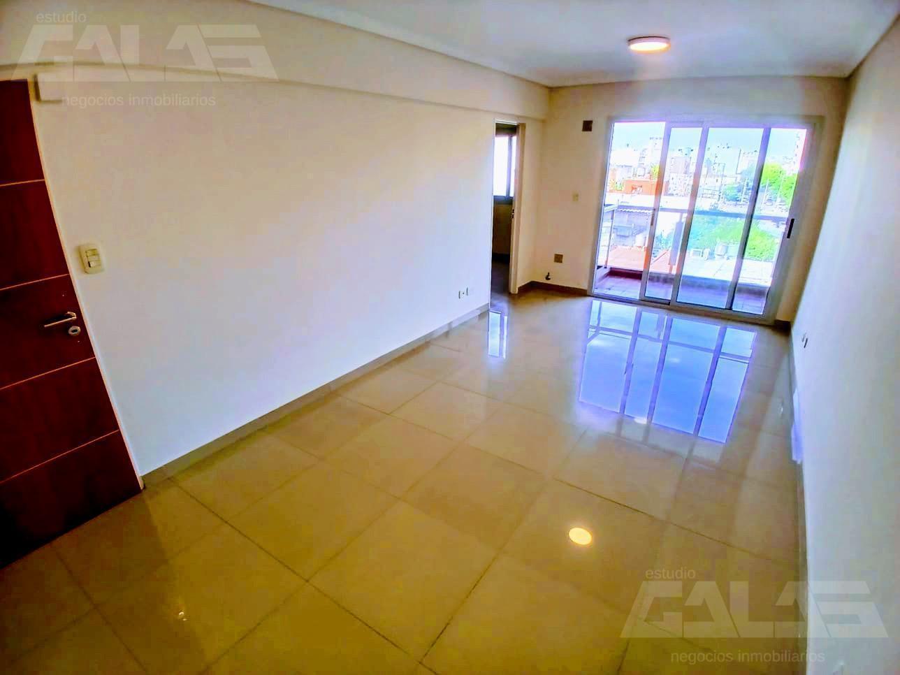 Foto de Impecable 2 ambientes en alquiler. Semipiso con balcón, gran luz, imagen 1