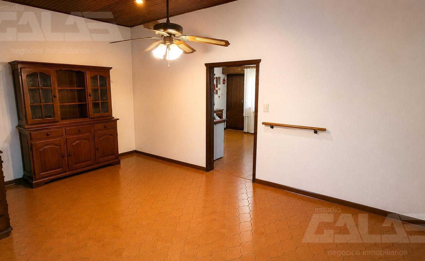 Foto de Sólido chalet 4 ambientes en Castelar Norte con parque, parrilla, imagen 3