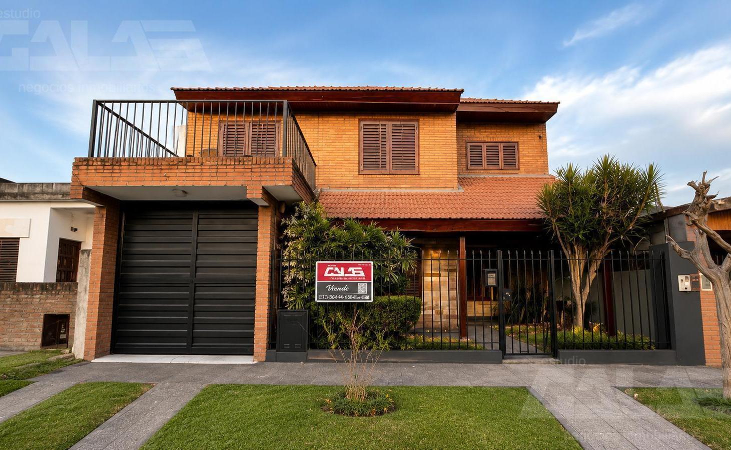 Foto de Casa 5 ambientes - 4 dormitorios - Parque - Pileta - 2 Baños, imagen 1