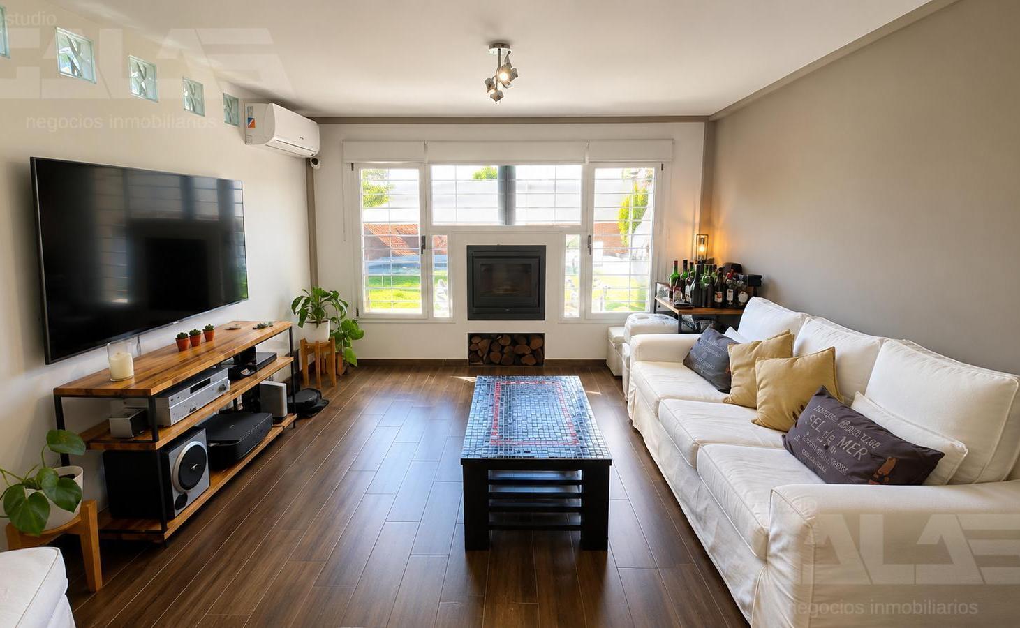 Foto de Casa 4 ambientes - 3 dormitorios - 2 Baños - Parque - Pileta, imagen 4