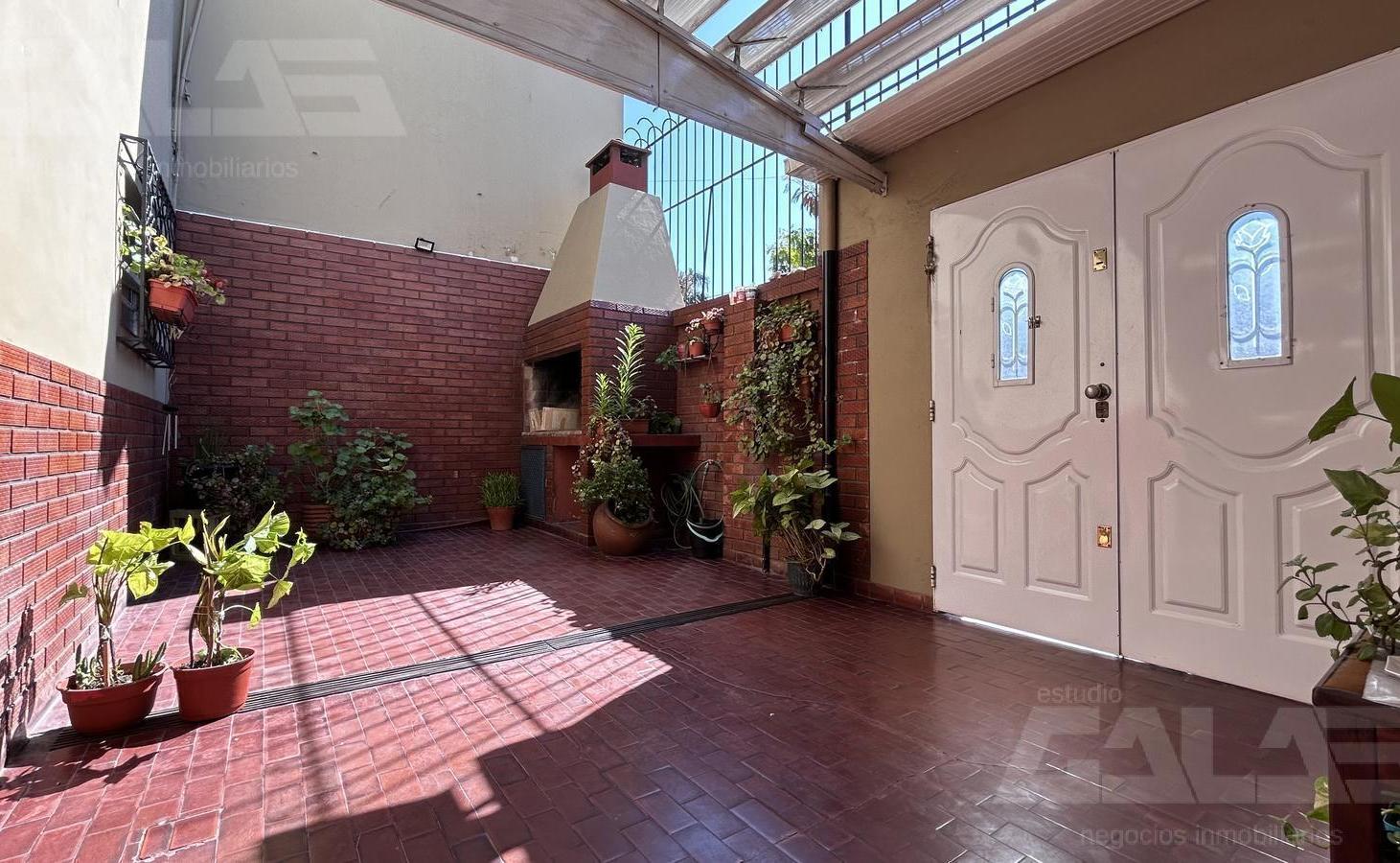 Foto de CASA | 5 AMBIENTES | LOCAL | TERRAZA | PARRILLA | CASTELAR, imagen 4