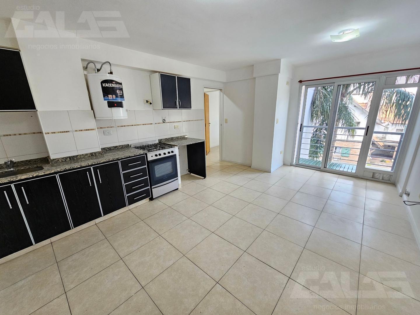 Foto de Excelente departamento 2 ambientes con balcón en edificio con, imagen 3