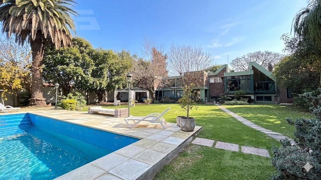 Foto de CASA | 5 AMBIENTES | PISCINA | LOTE 1335 M² | COCHERA | CASTELAR NORTE, imagen 1