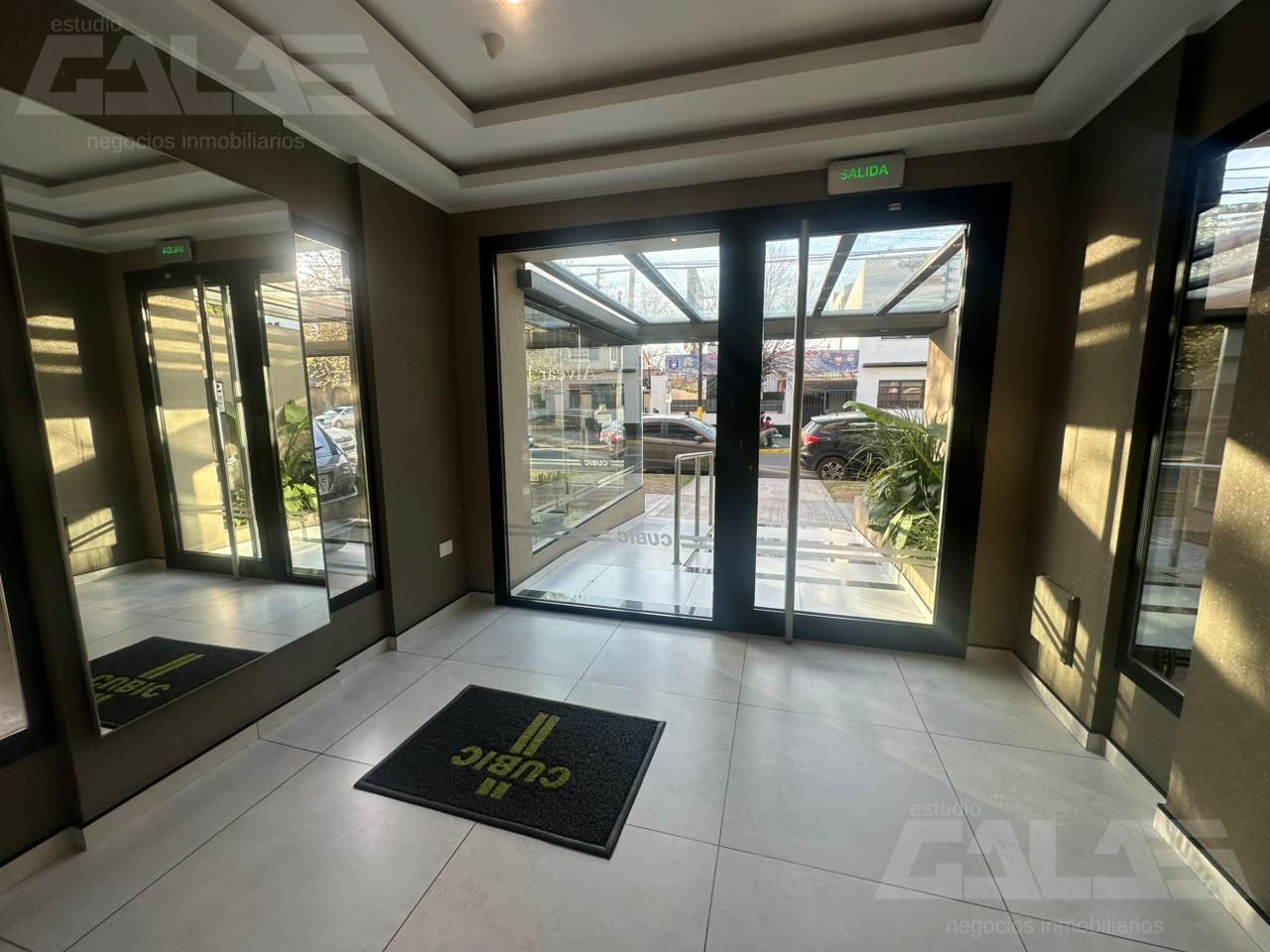 Foto de Departamento 2 ambientes con cochera, con balcón , EXCELENTE UBICACION !, imagen 4