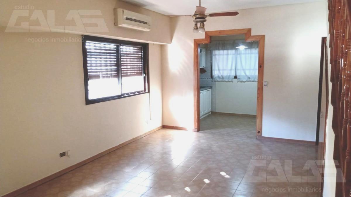 Foto de Venta de duplex de tres ambientes con cochera!, imagen 5