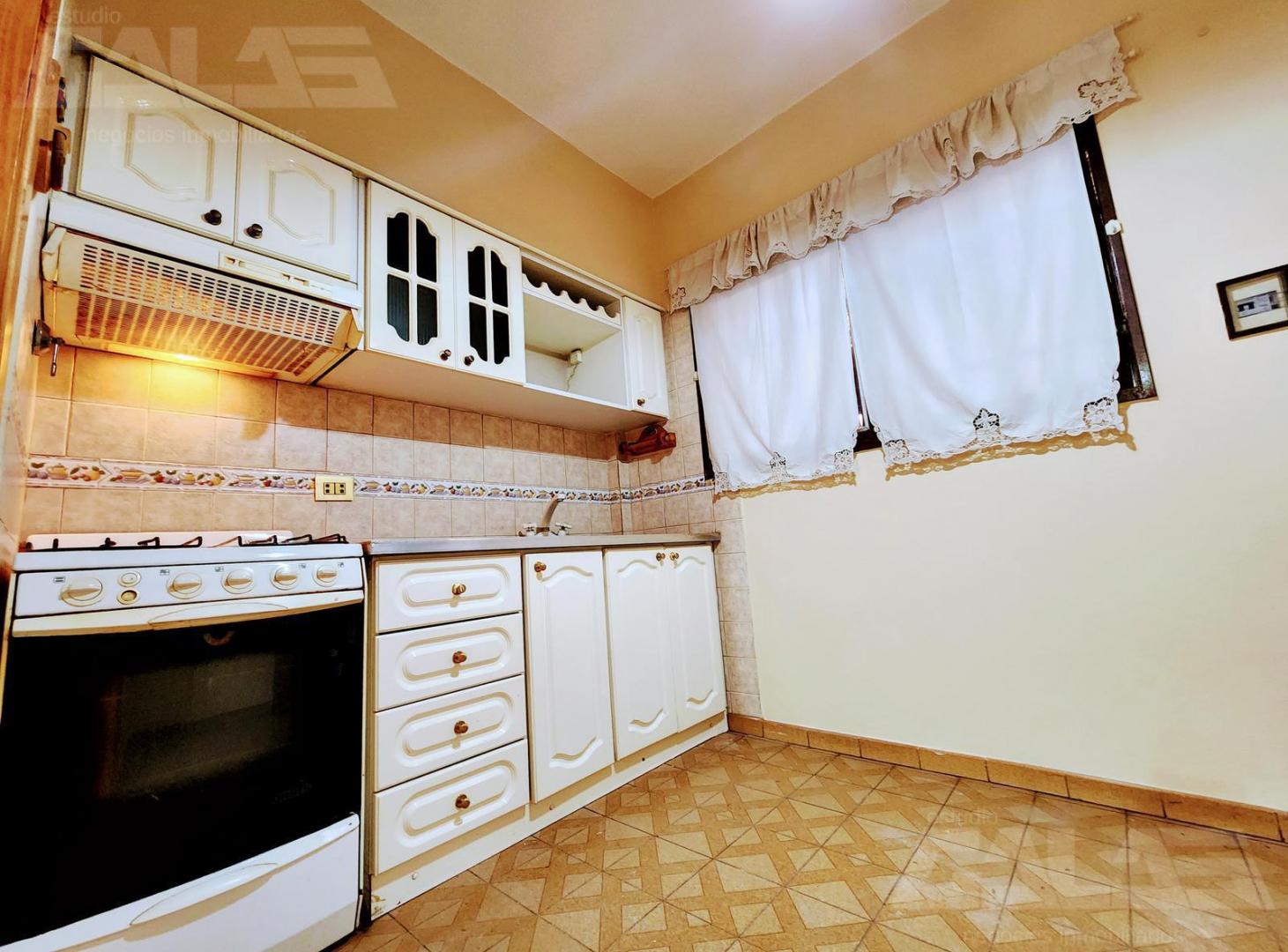 Foto de Venta de duplex de tres ambientes con cochera!, imagen 4