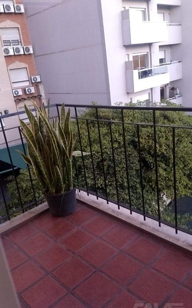 Foto de ALQUILER DEPARTAMENTO 2 AMBIENTES AMPLIOS Y LAVADERO EN CASTELAR NORTE, imagen 2
