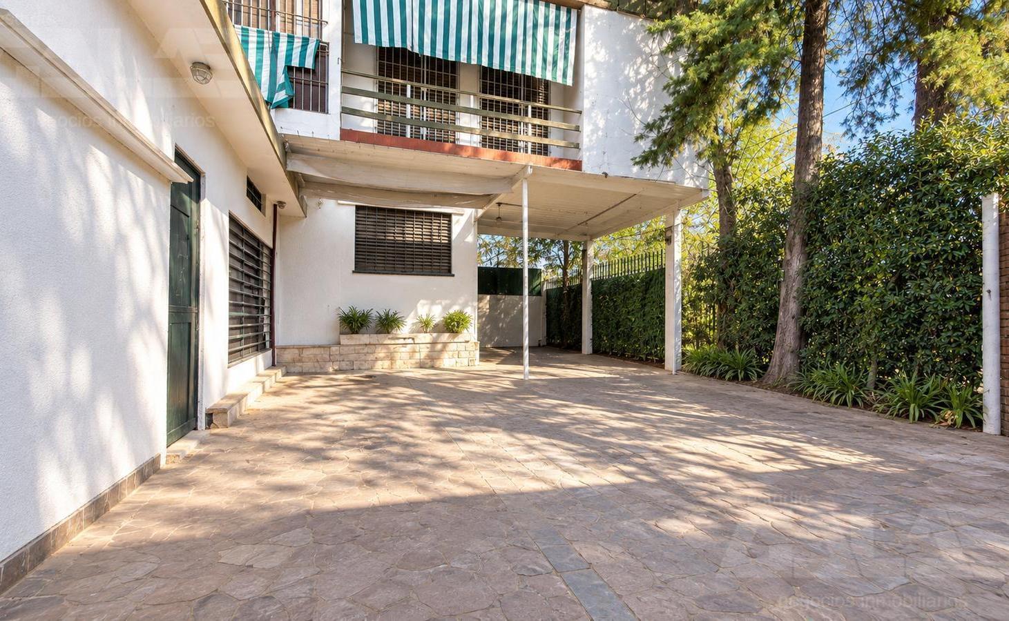 Foto de Casa en Ituzaingó, 5 ambientes, 3 dormitorios, amplio parque, imagen 2