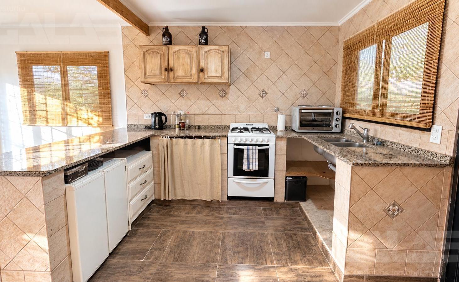 Foto de CASA | 3 AMBIENTES | PATIO | COCINA INTEGRADA | COCHERA | ITUZAINGÓ, imagen 4