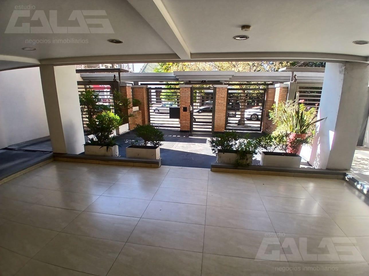 Foto de ALQUILER - Depto 2 Ambientes espacioso y luminoso con balcón y lavadero, imagen 4