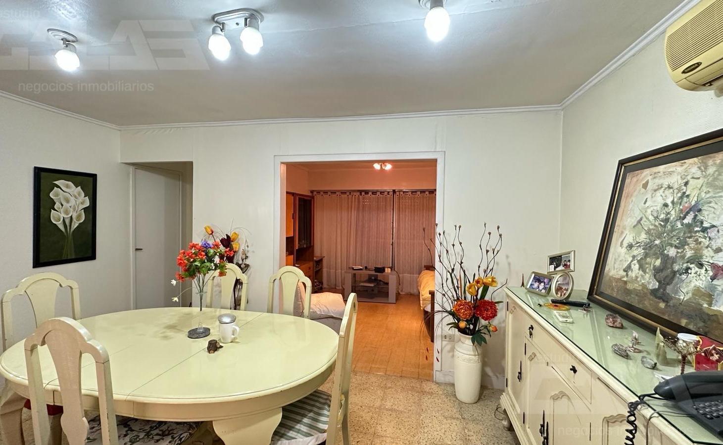 Foto de Casa 3 ambientes - 2 dormitorios - Patio - Jardín - Ituzaingó norte, imagen 3