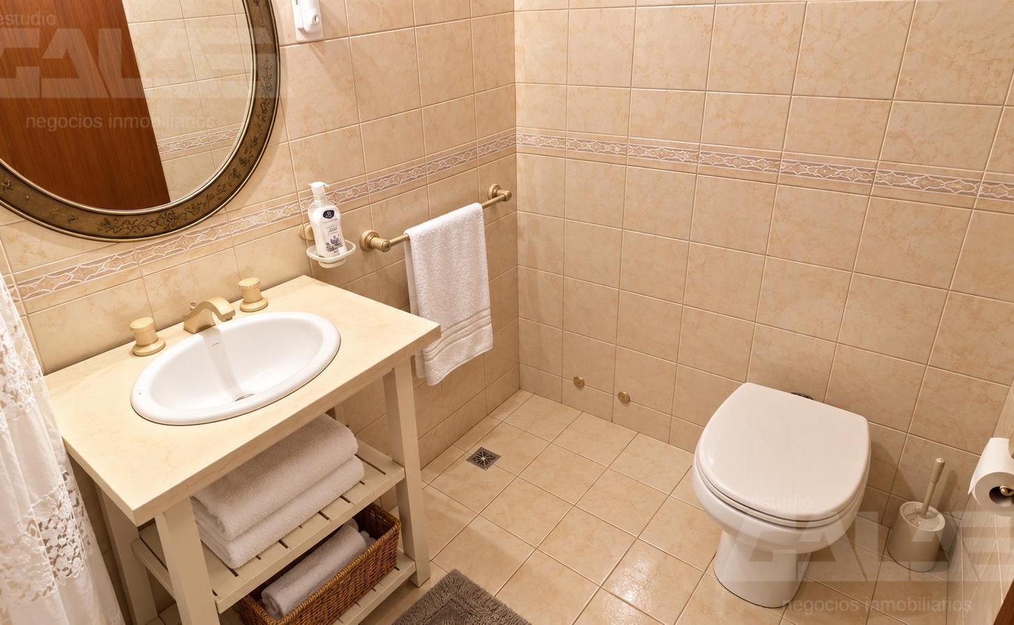 Foto de Casa en Ituzaingó, 5 ambientes, 3 dormitorios, amplio parque, imagen 3