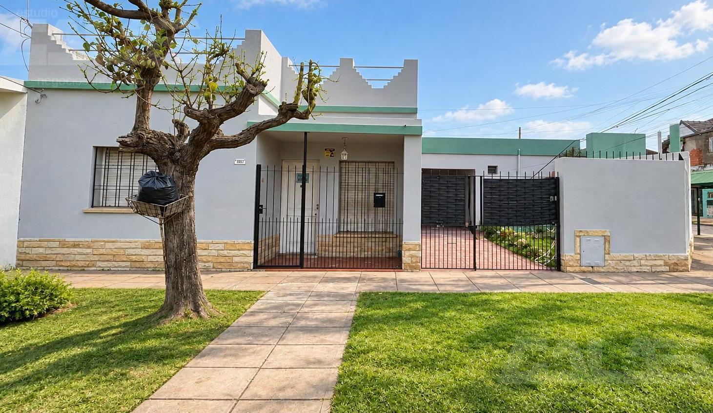 Foto de CASA | 4 AMBIENTES | LOCAL | COCHERA | ITUZAINGÓ SUR, imagen 1