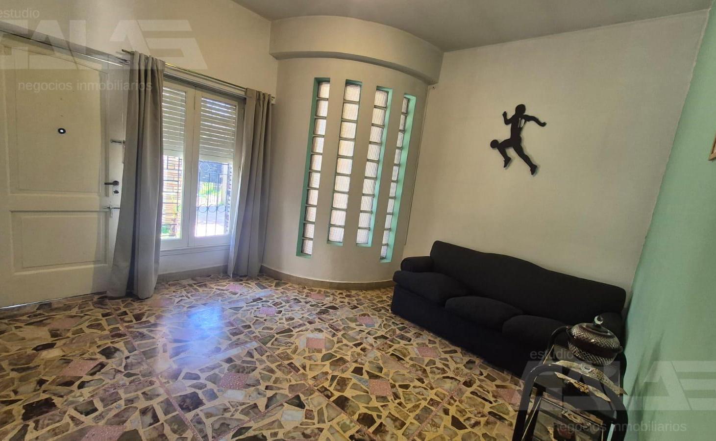 Foto de CASA EN VENTA 5 AMBIENTES CON PILETA Y QUINCHO, imagen 5