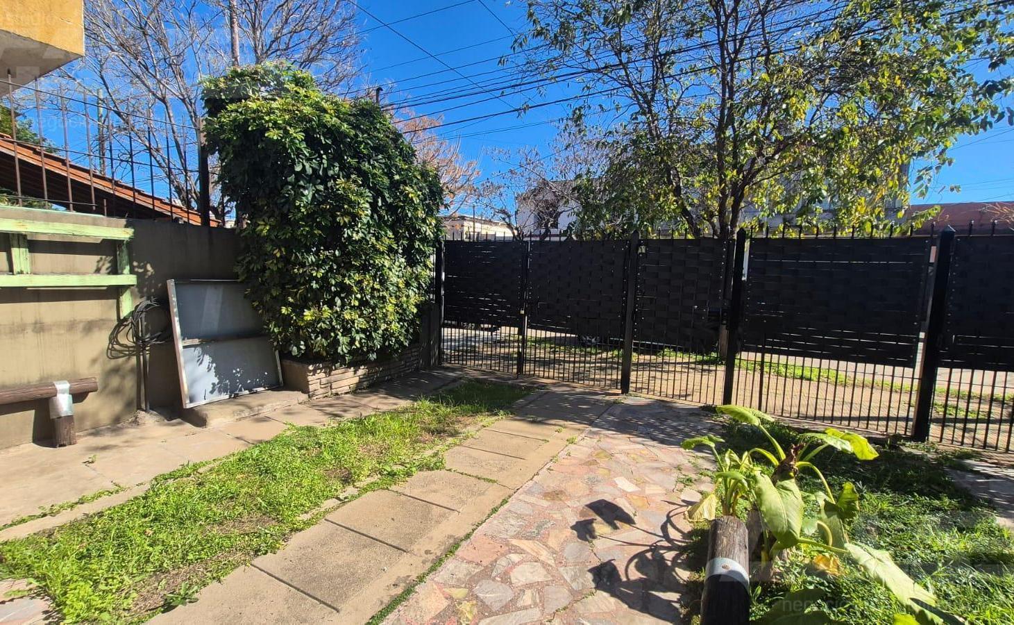 Foto de CASA EN VENTA 5 AMBIENTES CON PILETA Y QUINCHO, imagen 3