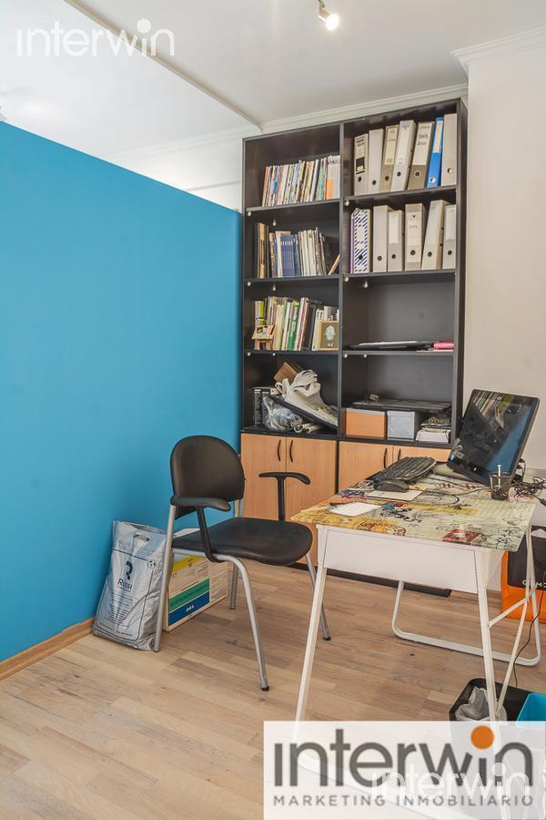 Foto de Excelente consultorio de 50 m2 con balcón al frente. Cochera fija, imagen 4