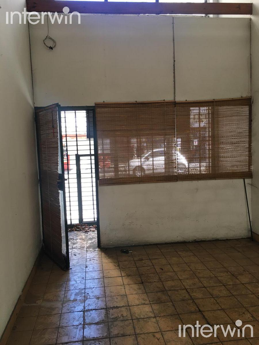 Local con doble altura en excelente ubicación. Sin expensas. - Monserrat