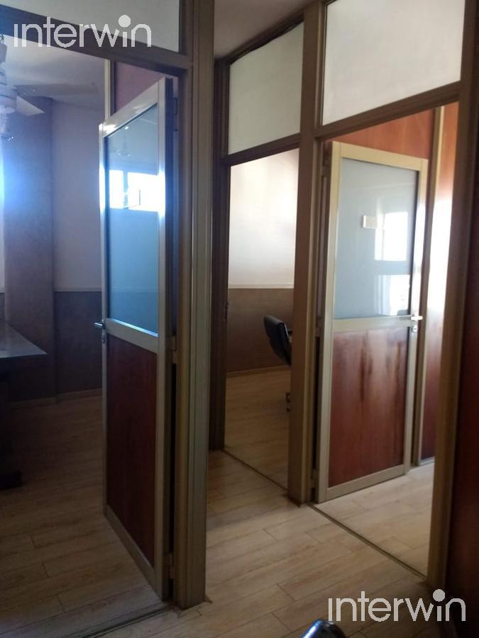 Oficina de 113 m en Dúplex, Piso Alto, Mucha Luz. Recepción 7 Despachos. Seguridad. 4