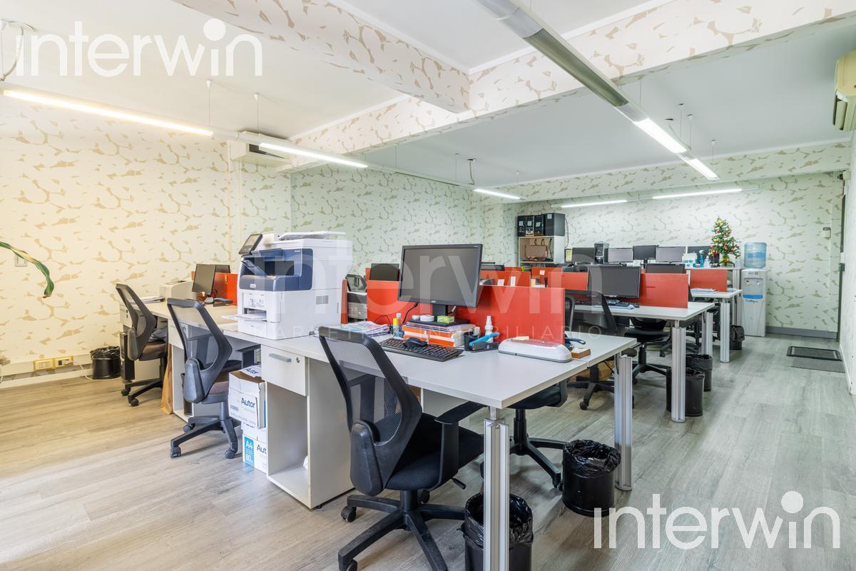 Oficina Super Luminosa. Muy Buen Estado. 4 Despachos, Sala de Reuniones, Área de Trabajo. 3