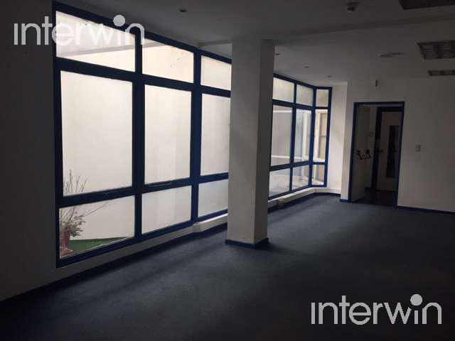 Edificio en block con local en Planta Baja 4 pisos de oficinas.- San Nicolas