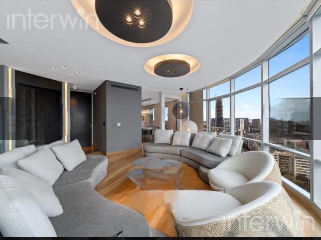Duplex - 7 Ambientes con 3 Cocheras - Pto. Madero - Venta 1