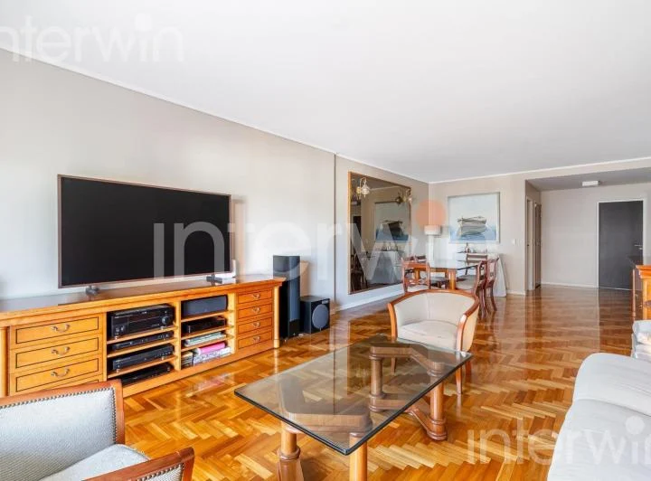 Departamento - 4 Ambientes y dependencias - con balcón, baulera y cochera - Belgrano R - VENTA 4