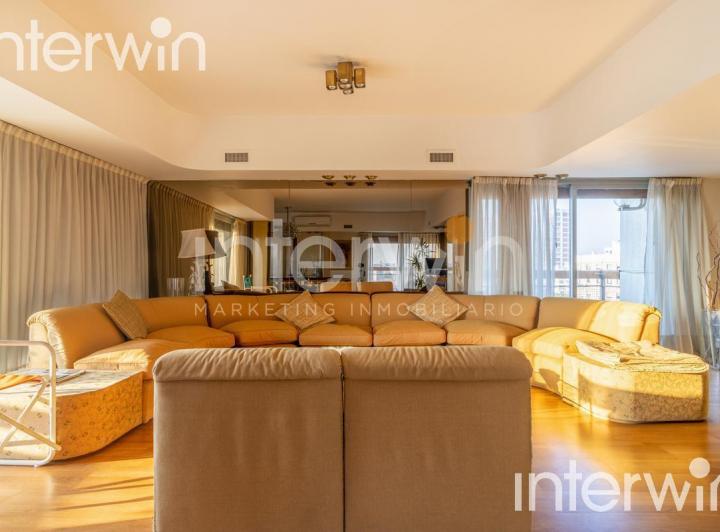 Venta 5 ambientes en Torre, Piso Alto. Con cochera fija y baulera. Belgrano R 4