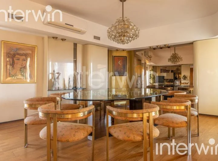 Departamento de 5 ambientes en Torre, Piso Alto. Con cochera fija y baulera. Belgrano R - VENTA - 2
