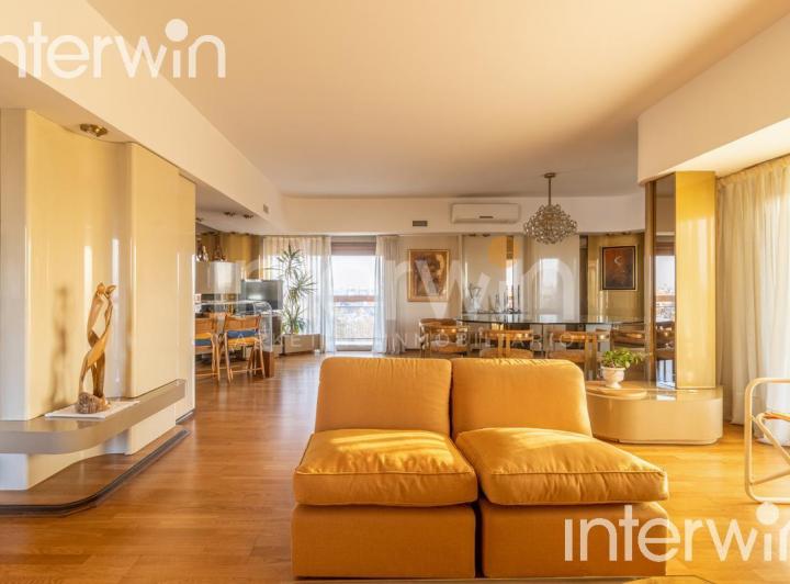 Departamento de 5 ambientes en Torre, Piso Alto. Con cochera fija y baulera. Belgrano R - VENTA - 4