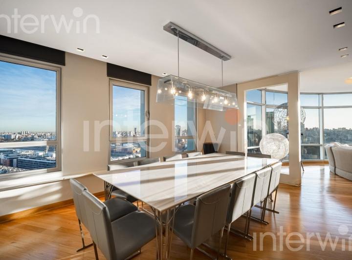 Duplex - 7 ambientes con 3 cocheras - Pto. Madero - VENTA 2