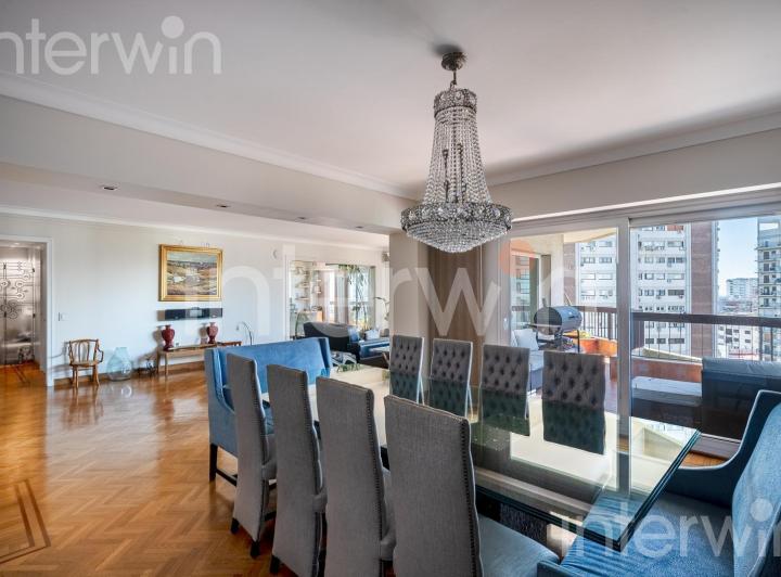 Piso en Belgrano, 5 Ambientes, 3 dormitorios, 2 cocheras. Venta 5