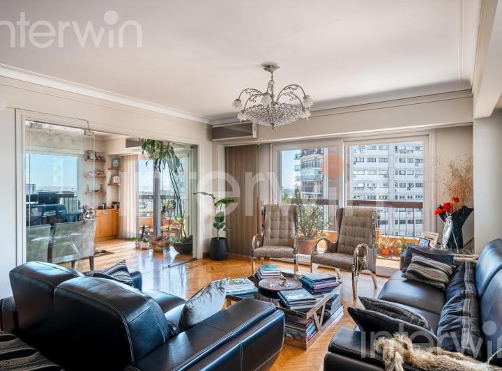 Piso en Belgrano, 5 Ambientes, 3 dormitorios, 2 cocheras. Venta 2