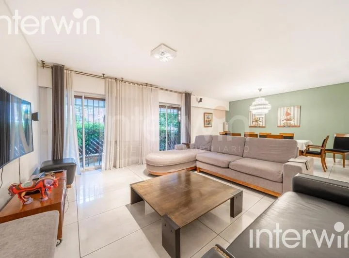 Depto.  de 5 ambientes, con jardín y piscina. 2 cocheras - Palermo - Palermo Chico - Barrio Parque 3