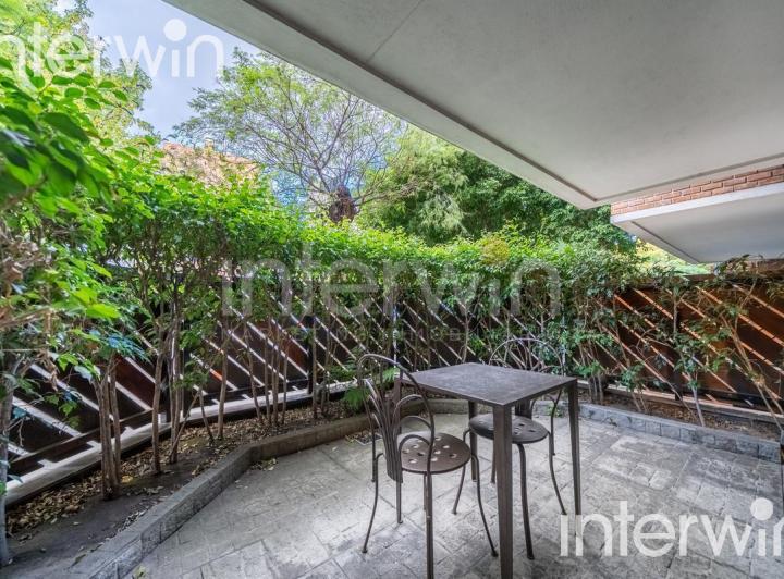 Depto.  de 5 ambientes, con jardín y piscina. 2 cocheras - Palermo - Palermo Chico - Barrio Parque 5