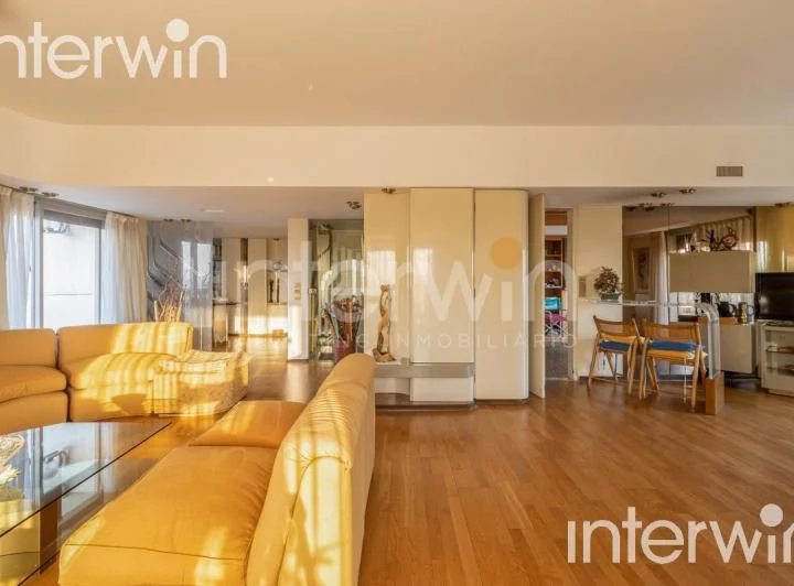 Departamento de 5 ambientes en Torre, Piso Alto. Con cochera fija y baulera. Belgrano R - VENTA - 3