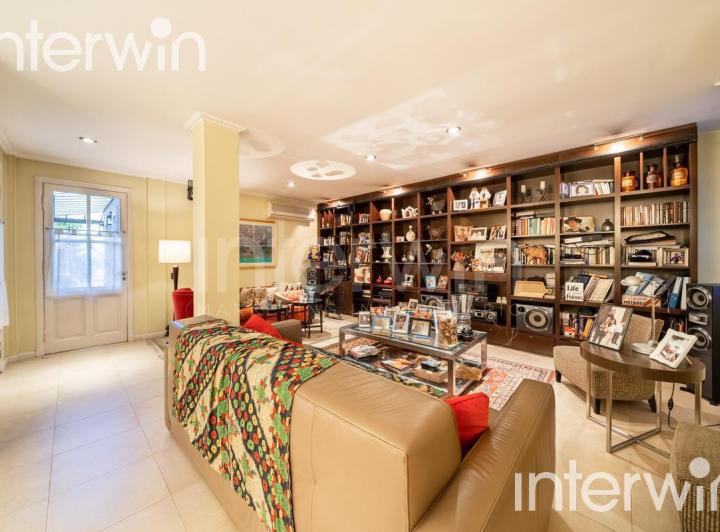 Casa - 5 ambientes con 2 cocheras - Jardín - Piscina - Parrilla - Villa Devoto - Venta 5
