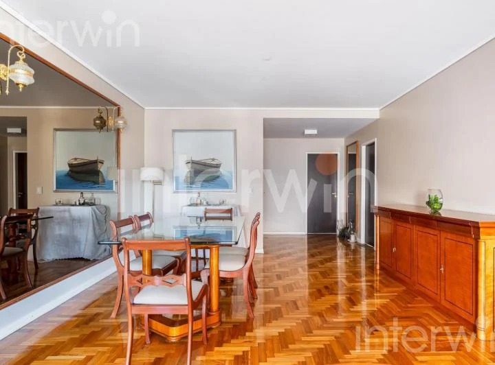 Departamento - 4 Ambientes y dependencias - con balcón, baulera y cochera - Belgrano R - VENTA 5