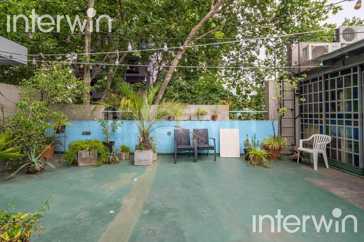 Espectacular casa en 3 plantas más 2 entrepisos y gran terraza - Palermo - Venta -