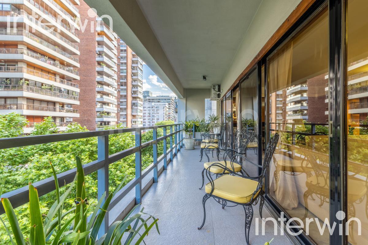 Departamento en Venta - 5 Ambientes - Balcón corrido - Depend - Cochera y baulera - Belgrano