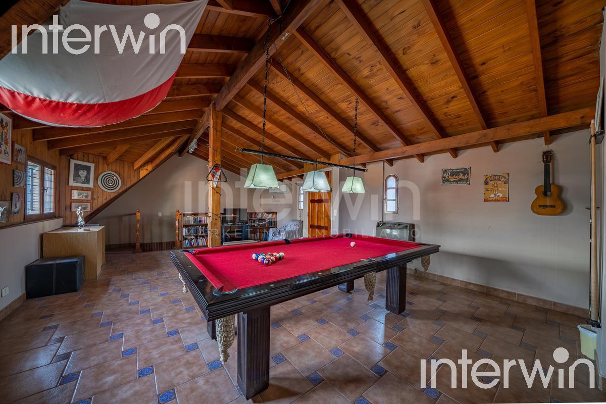 Casa en Venta - 6 ambientes - 2 Plantas - Cochera - Patio - Terraza - Parque Chacabuco