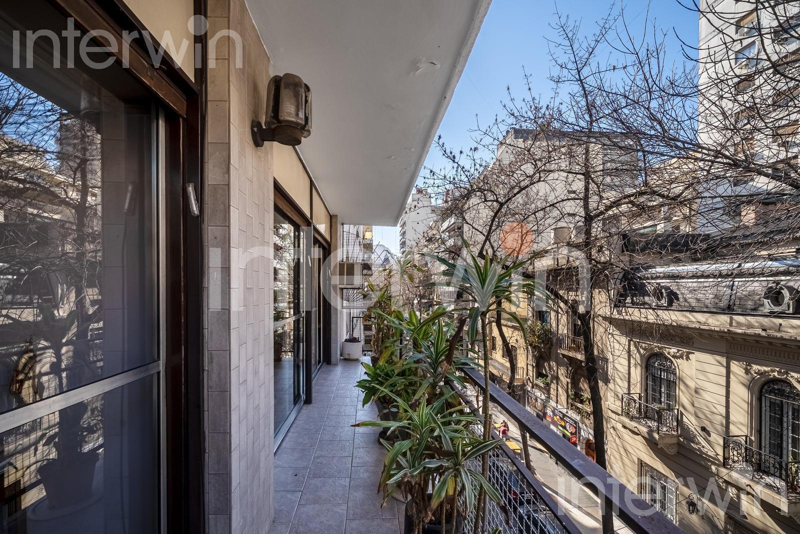 Foto de Departamento en Venta - 4 Ambientes - Dependencias - Balcón - Cochera, imagen 2