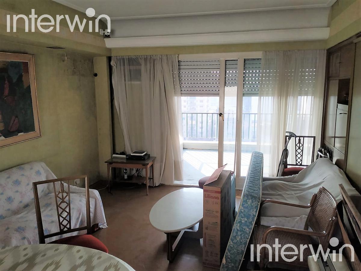 Foto de Departamento en Venta - 4 Ambientes - Dependencias - Balcón / Terraza, imagen 3
