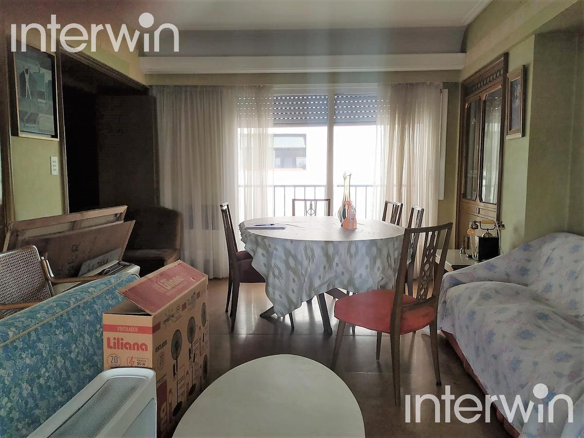 Foto de Departamento en Venta - 4 Ambientes - Dependencias - Balcón / Terraza, imagen 4
