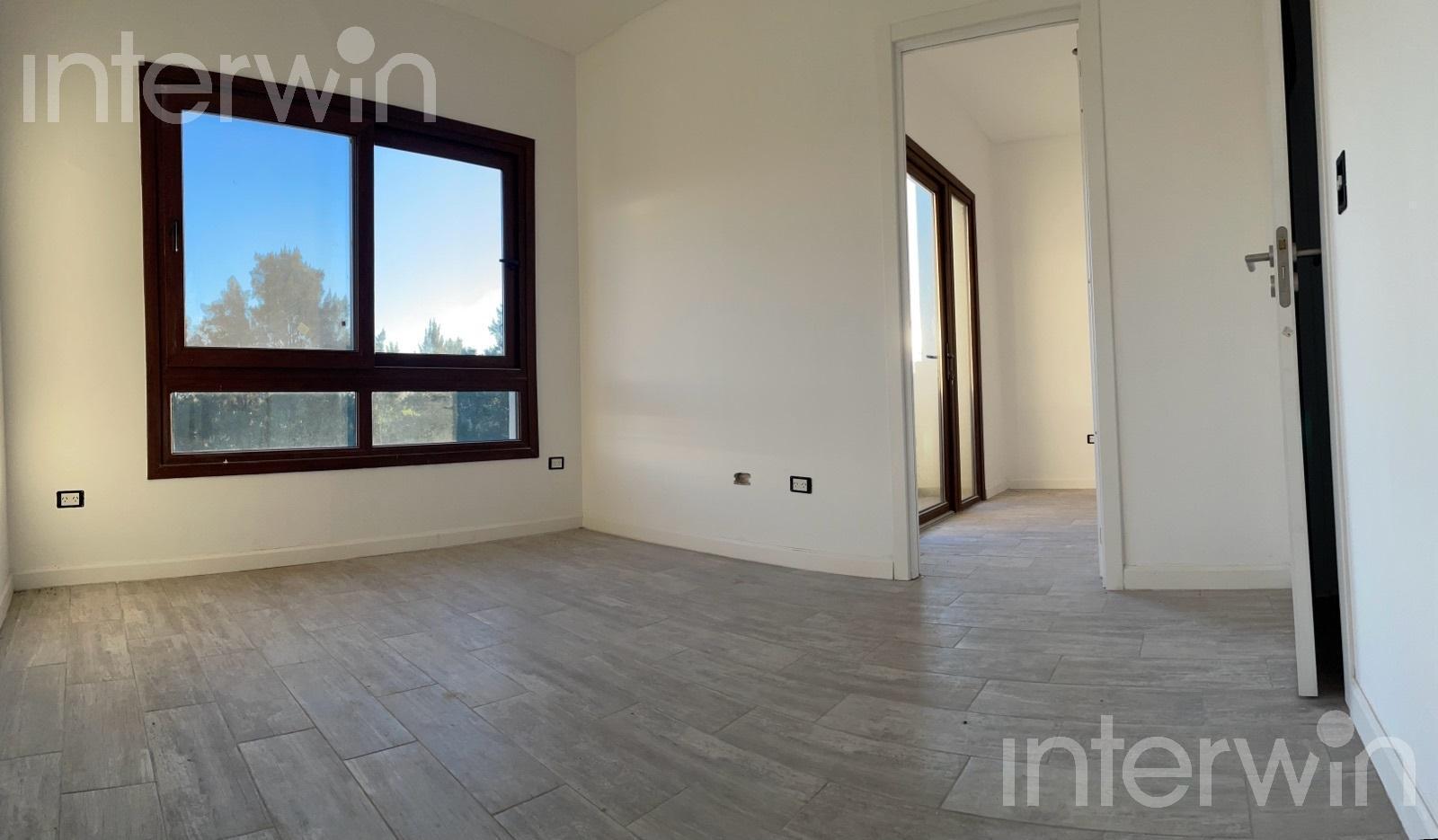 Foto de Depto en Venta - 4 amb - 2 Plantas - Pileta - 2 Cocheras - Adrogue, imagen 5